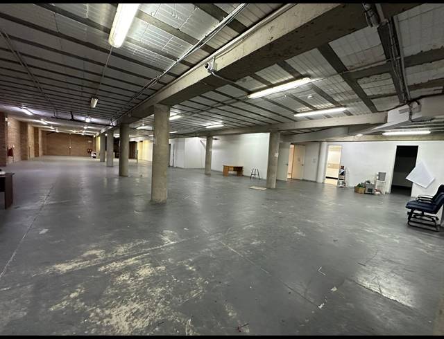 2,221M² WAREHOUSE TO LET IN NORTH RIDING